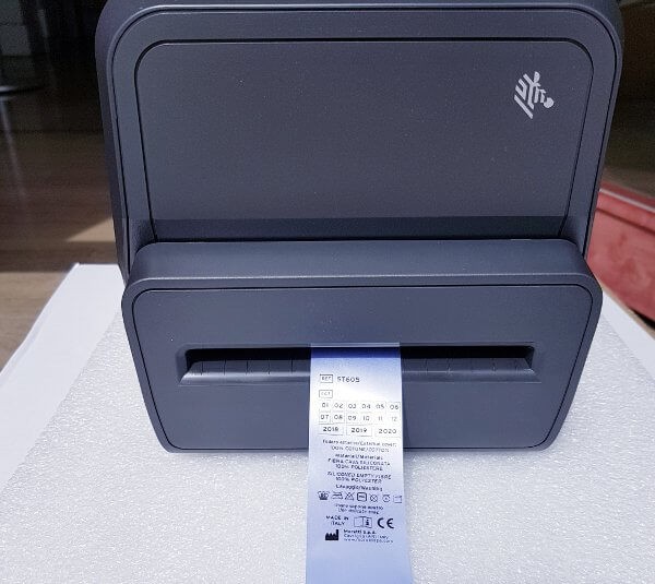 Stampante Zebra ZD421t 203Dpi con Taglierina, Trasferimento Termico per stampa etichette composizioni tessile