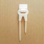 Attacco per cartellini segnaprezzi doppia punta pvc bianco e supporto snodabile