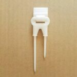 Attacco per cartellini segnaprezzi doppia punta pvc bianco e supporto snodabile